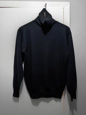 COUNTRY SHOP 100% cashmere turtleneck sweater in black (M)